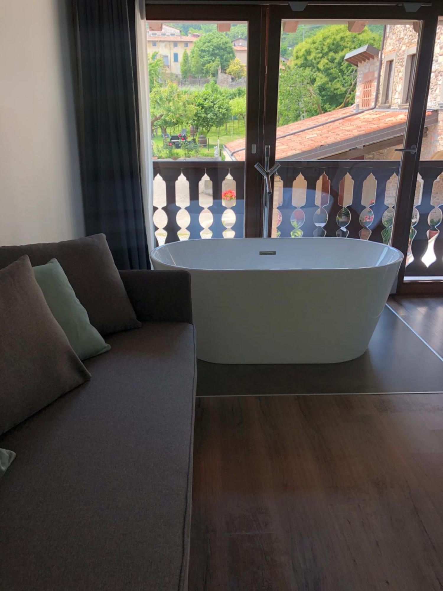 La Terrazza Sulle Vigne B&B Corte Franca Phòng bức ảnh